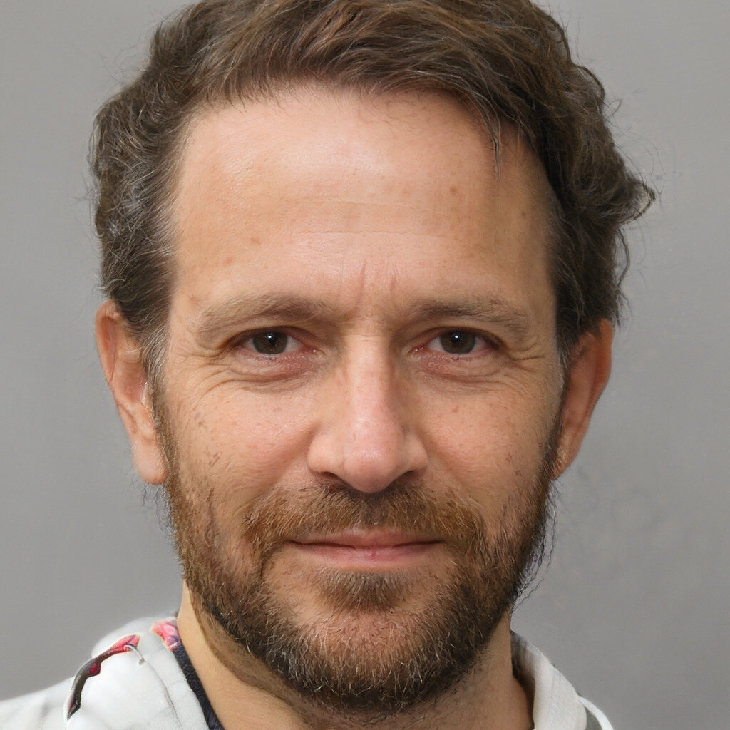 Lukas T.